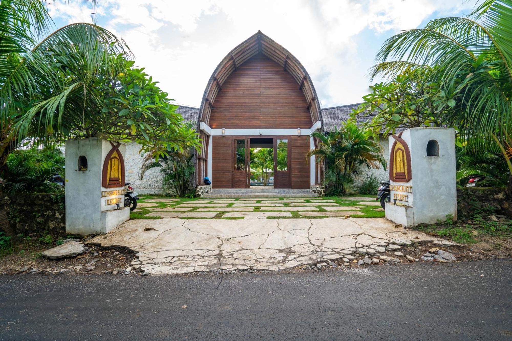 Lumbung Bukit Resort Uluwatu Extérieur photo